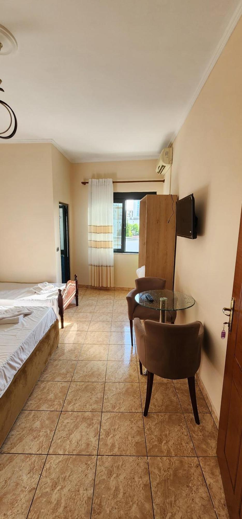 Hotel La Villa Тирана Екстер'єр фото