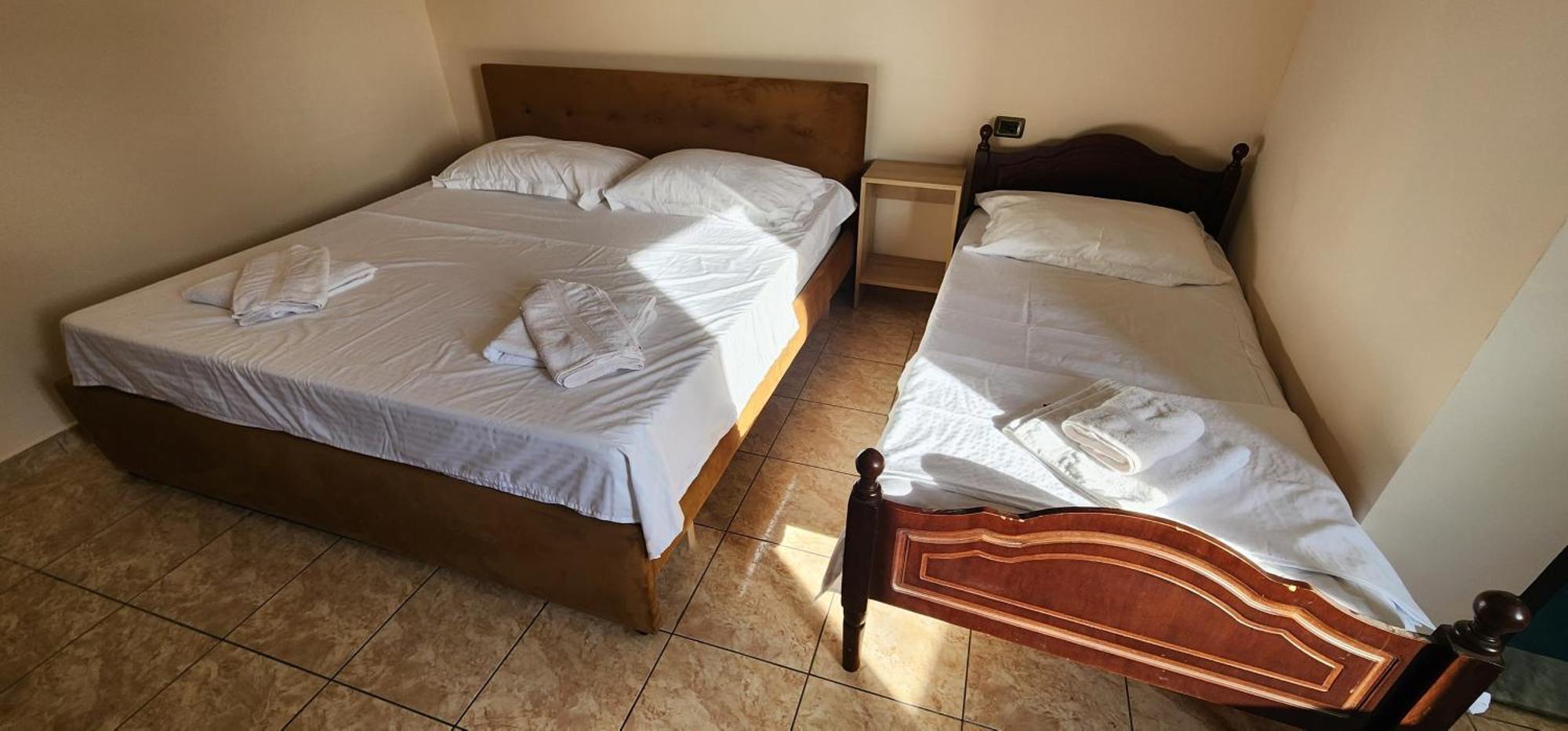 Hotel La Villa Тирана Екстер'єр фото