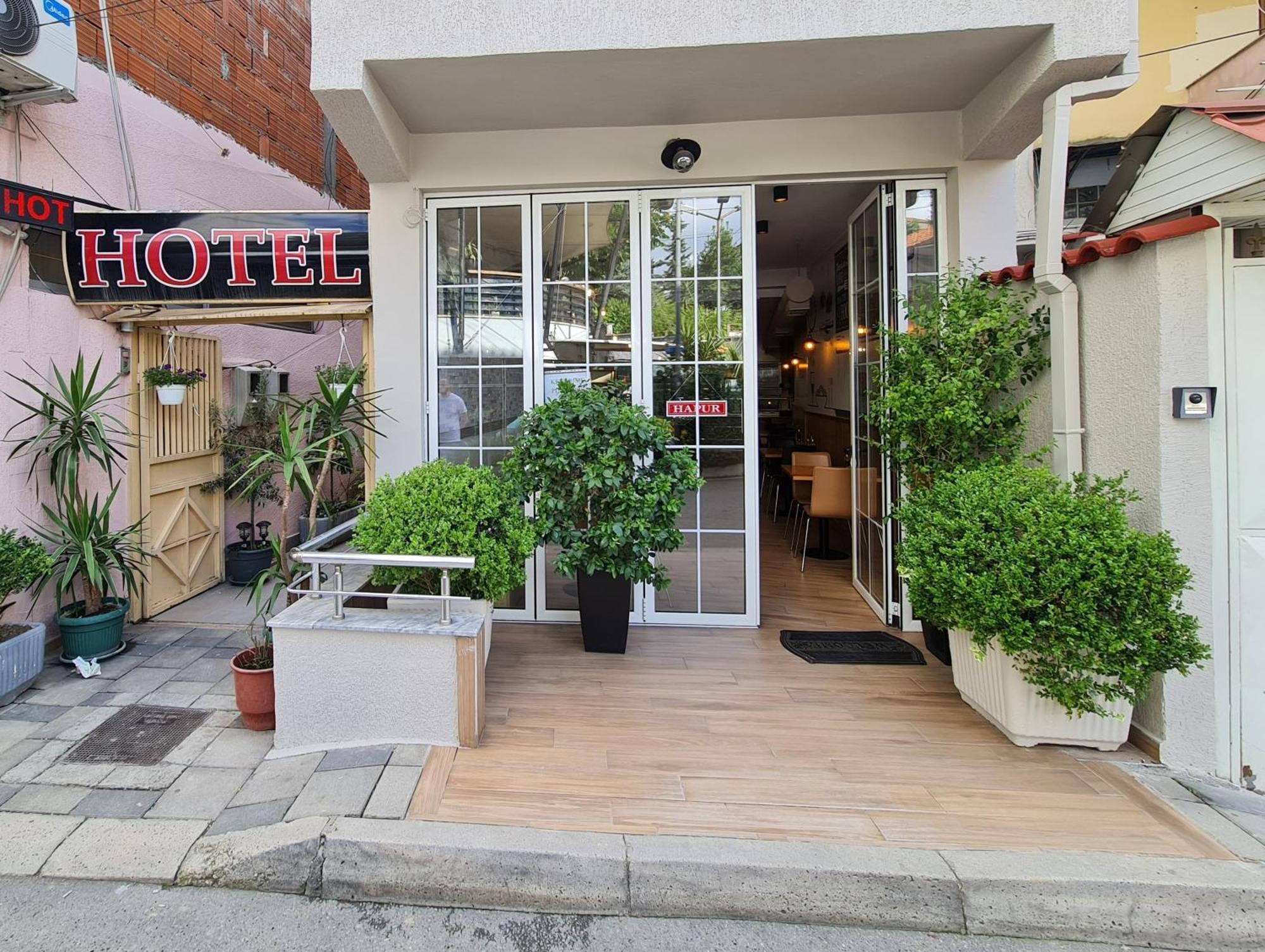 Hotel La Villa Тирана Екстер'єр фото
