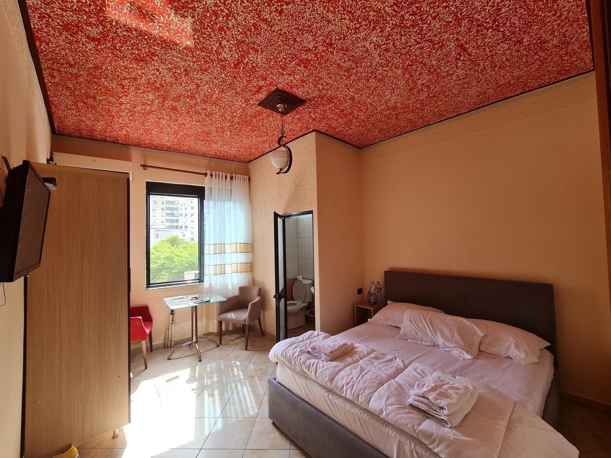 Hotel La Villa Тирана Екстер'єр фото