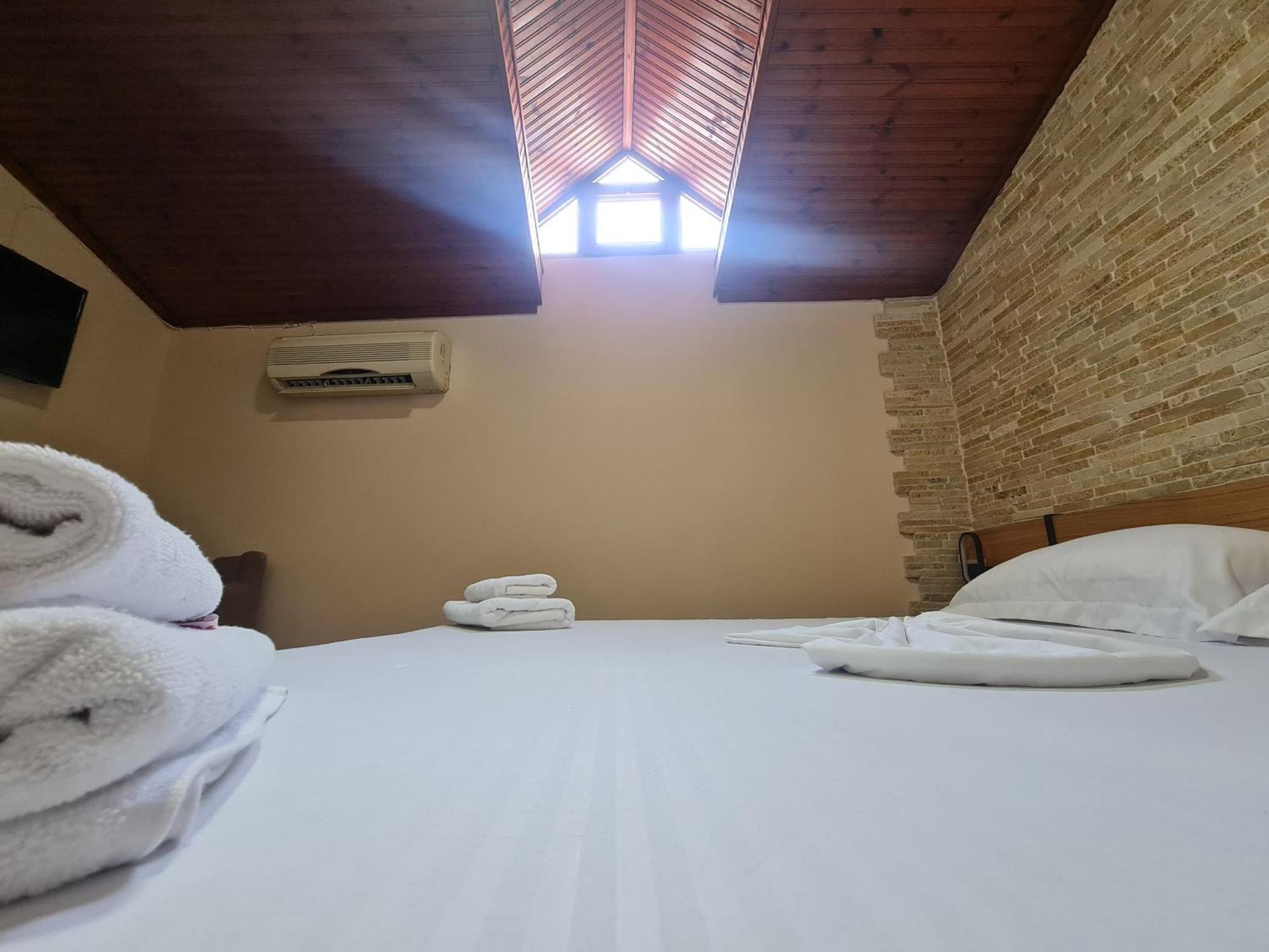 Hotel La Villa Тирана Екстер'єр фото