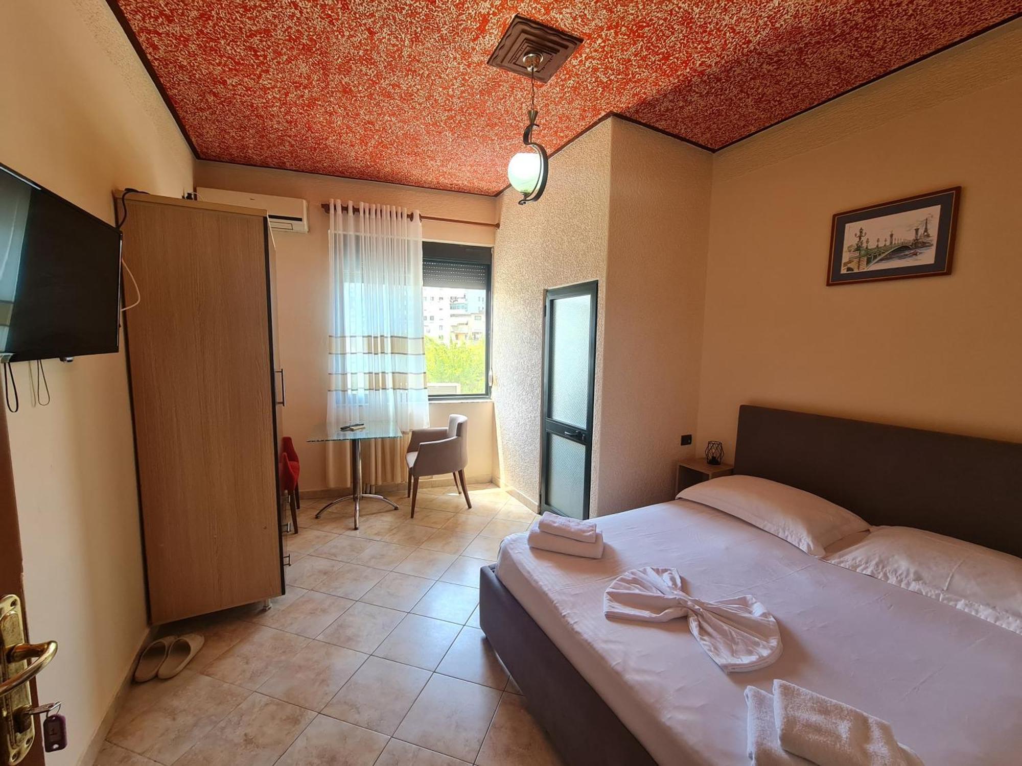 Hotel La Villa Тирана Екстер'єр фото